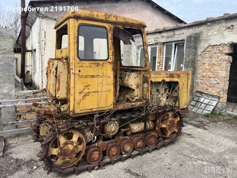 Продавам верижен трактор Т 60 ВН, снимка 1