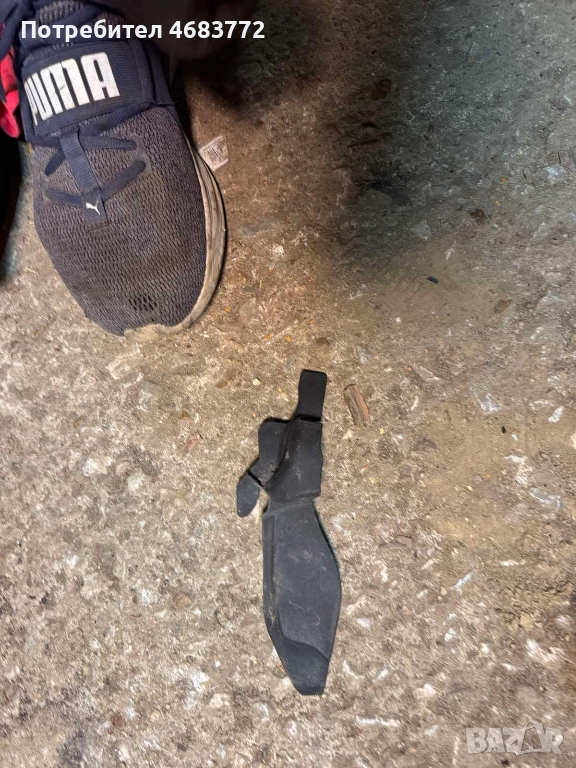 Пластмаса за дясна панта на преден капак на Ауди Audi A8 D4 H4 само за 30лв. 4h0823316C, снимка 1