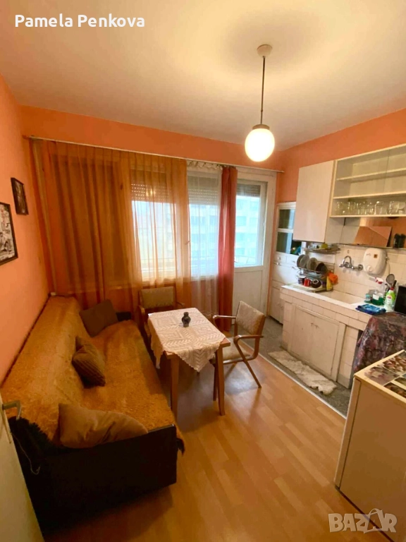 Продава се 2-стаен тухлен апартамент – гр. Ловеч, район около пазара, снимка 1
