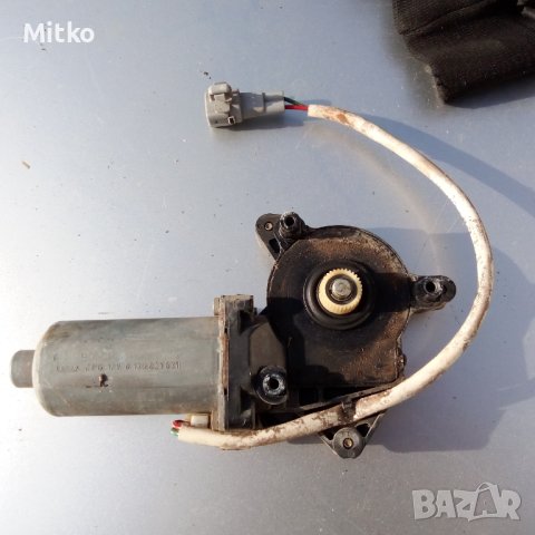 Електромотор Стъкло повдигач Заден Десен За Тойота Карина 1995г / Toyota Carina 1995y, снимка 2 - Части - 43140245