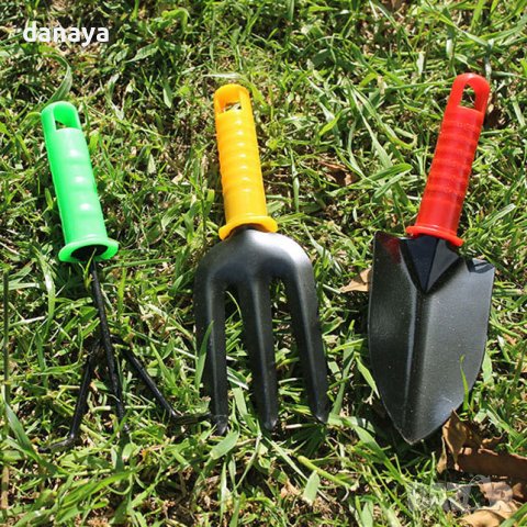 3739 Комплект градински инструменти с цветни дръжки, 3 броя, снимка 2 - Градински инструменти - 40787473