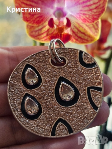 Нов огромен медалцон с розова позлата