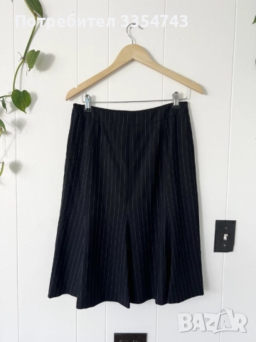 Вълнена пола на MaxMara , снимка 2 - Поли - 52471677