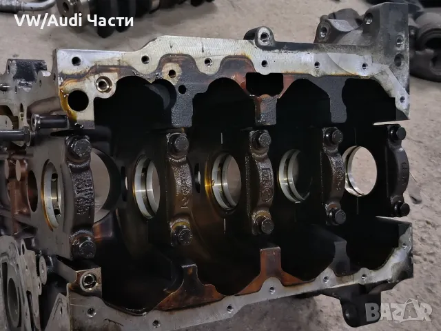 Цилиндров блок за Голф 5 Ауди А3 1.6 фси VW Golf 5 Audi A3 8P 1.6 FSI Passat Touran 03C103019, снимка 6 - Части - 50426320