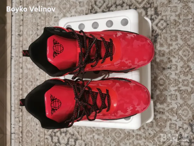 продавам нови маратонки, супер леки и удобни номер 45 за 85 лв 