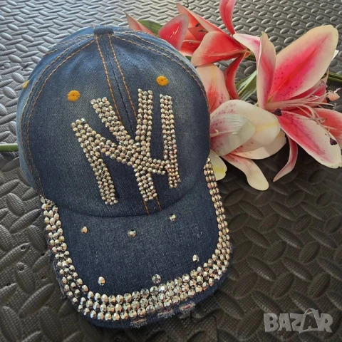 шапки с козирка деним с камъни 
