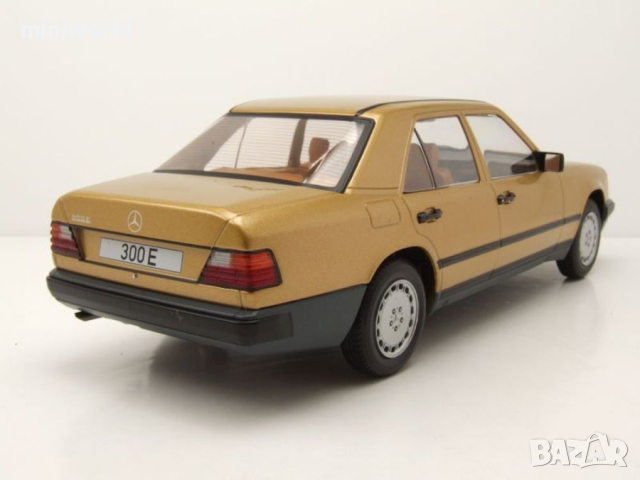 Mercedes 300 E W124 1984 - мащаб 1:18 на MCG моделът е нов в кутия, снимка 2 - Колекции - 44876001