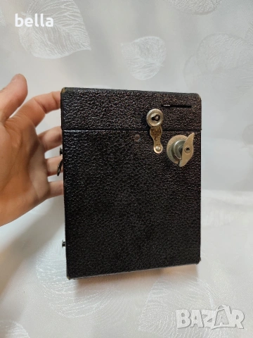 Продавам автентичен бокс фотоапарат Kodak, произведен около 1930-1940 г. , снимка 3 - Антикварни и старинни предмети - 53523272