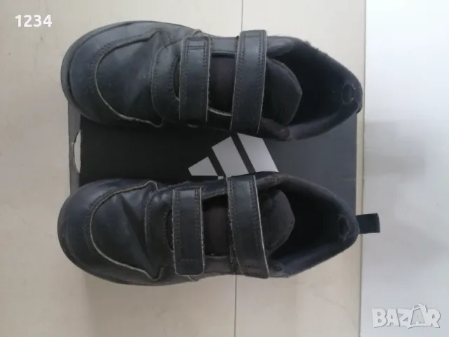 Детски спортни обувки Adidas n. 32 , снимка 4 - Детски маратонки - 49615144