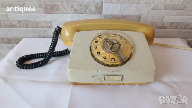 Стар български телефон със слушалка - РЕСПРОМ - ТА4100