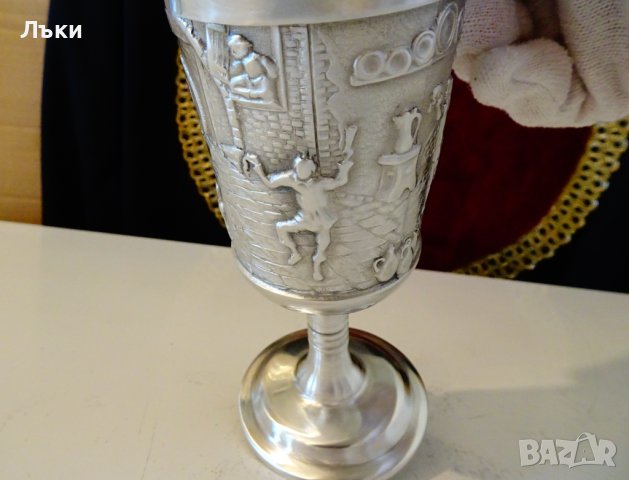 Чаша от калай за вино с релефна кръчмарска картина. , снимка 5 - Антикварни и старинни предмети - 44116999