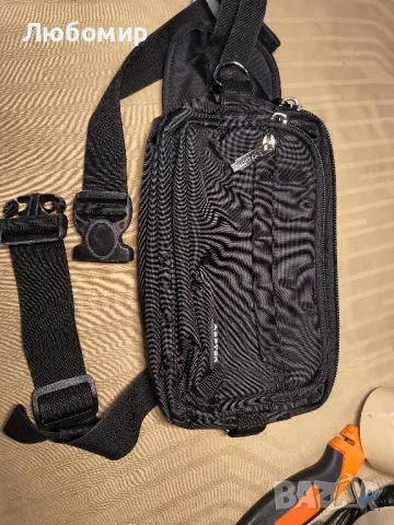 AGPTEK Fanny Pack за жени, мъже, RFID чанта за портфейл с голям капацитет,

, снимка 10 - Чанти - 49791288