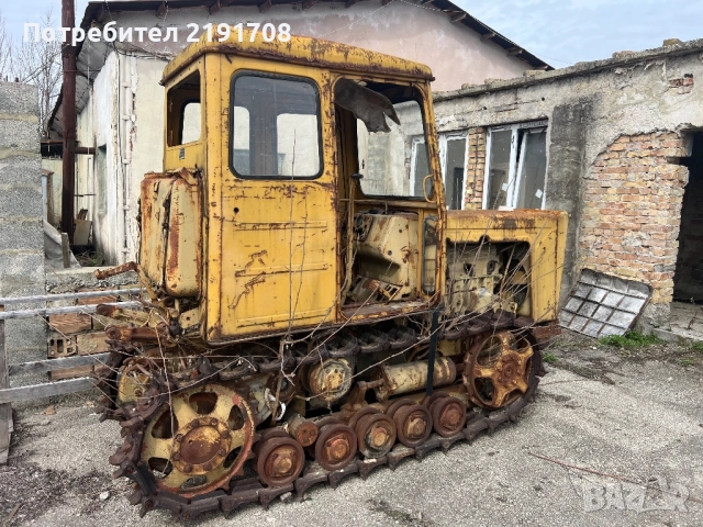 Продавам верижен трактор Т 60 ВН