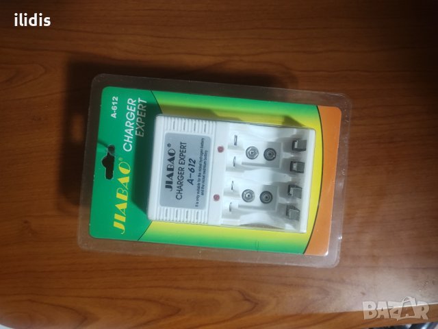  4+2 слота  зарядно  за АА,ААА и 9V батерии, OEM с 2 светодиода за батерии 1,2 и 9 волтаАА и ААА, снимка 7 - Други - 39259882
