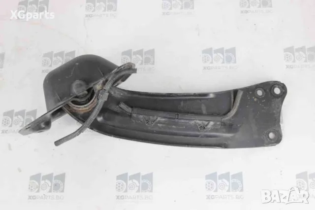 Носач заден ляв за Volkswagen Passat B6 комби (2005-2010)