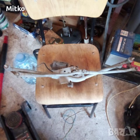 Моторче + Механизъм Предни Чистачки За Фолксваге Пасат Б4 / VW Passat B4, снимка 2 - Части - 43289532