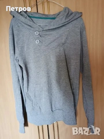 Дамски комплект долнище и суичър в светло сиво.Размер М.2 броя по 10 лв., снимка 5 - Спортни екипи - 51574344