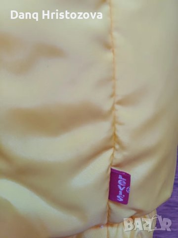 Страхотен нов елек на Levis с 2лица, снимка 2 - Елеци - 47435035