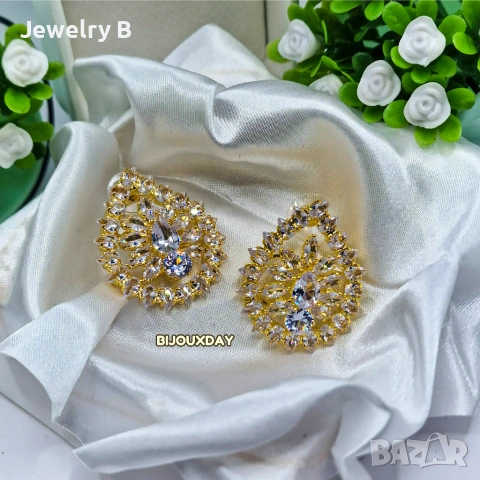Дамски обеци с кристали и позлата