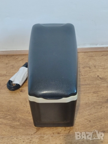 Автомобилен хладилен подлакътник (12V). Хладилна кутия - с режим затопляне или охлаждане, снимка 4 - Аксесоари и консумативи - 52425715