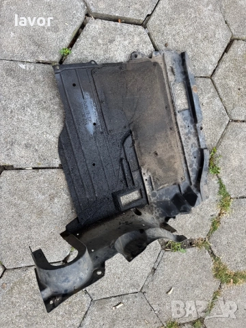 Кора под двигателя Мазда , снимка 2 - Части - 52430182