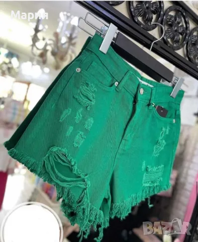 Дънкови къси зелени панталонки, снимка 1