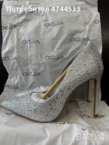 Сребърни обувки на висок ток, снимка 2 - Дамски обувки на ток - 53573417