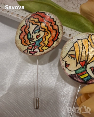 Брошки "Трите дами", снимка 2 - Ръчно изработени сувенири - 53078327