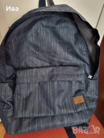 Нова раница Roxy, снимка 3 - Раници - 43329123