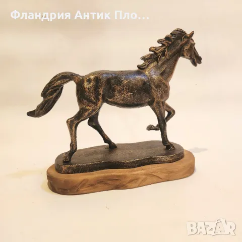 Чугунена статуетка „Галопиращ кон“, снимка 3 - Статуетки - 49100799