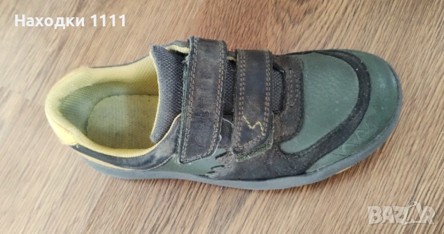 Оригинални обувки Clarks с лепки, естествена кожа, номер 32.5, отлични, снимка 6 - Детски обувки - 53536677