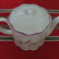 Порцеланов чайник, снимка 1 - Антикварни и старинни предмети - 35281761