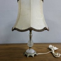 Старинна нощна лампа месинг и стъкло , снимка 1 - Настолни лампи - 43516392