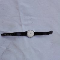 ръчен часовник юност, снимка 1 - Дамски - 27769346