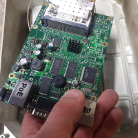 Mikrotik RouterBoard RB433 AH рутер 2,4 Ghz / 5 ghz, снимка 3 - Мрежови адаптери - 44867746