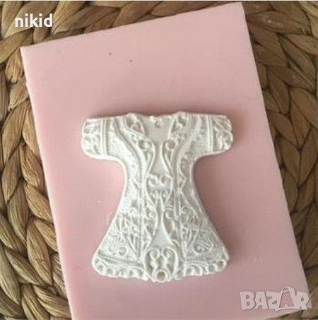 Рокля дреха роба народни носии силиконов молд форма калъп фондан шоколад гипс, снимка 1