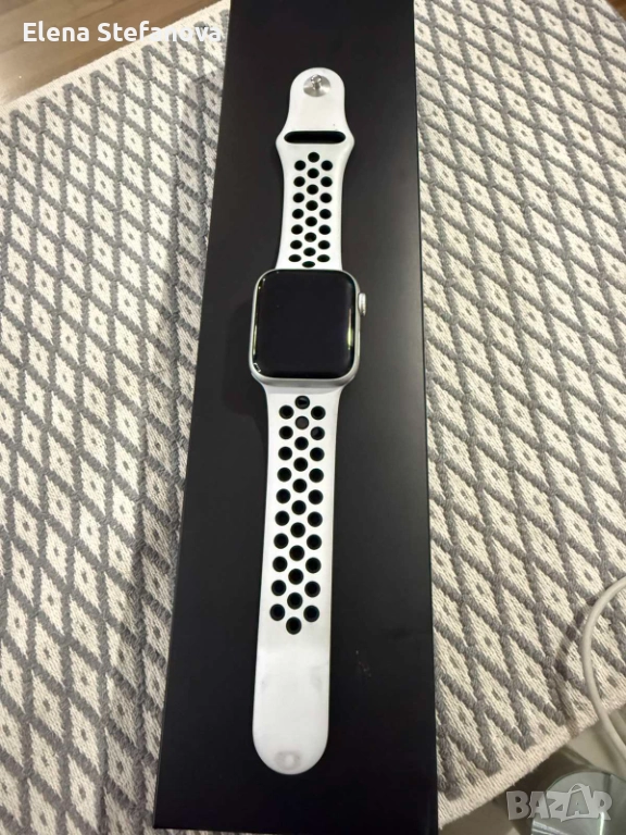 Apple watch SE Nike edition 40mm, снимка 1