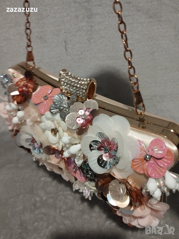 ЕЛЕГАНТНА ДАМСКА ЧАНТИЧКА  - сатен и декоративни цветя , снимка 1