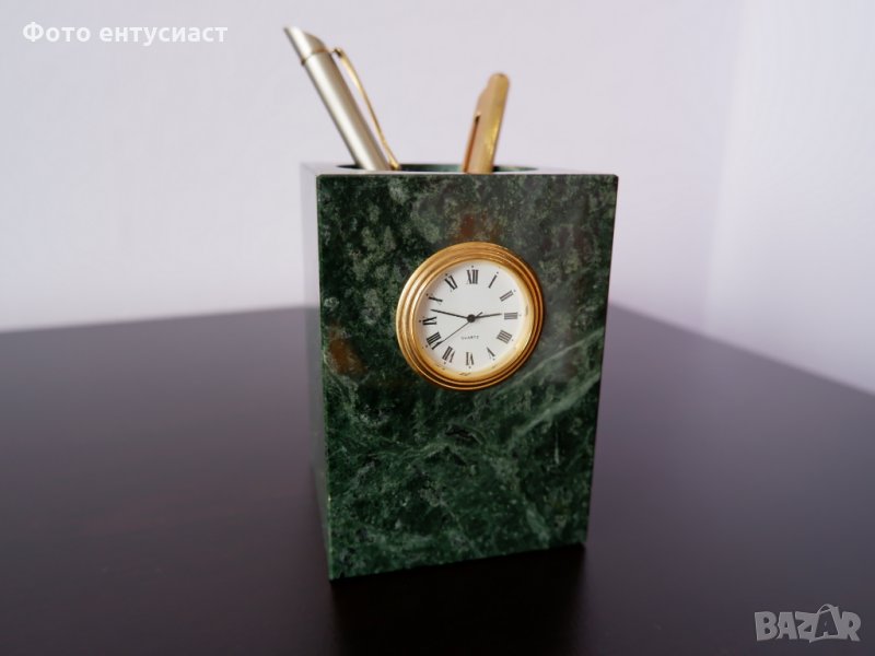 Масивен моливник от зелен мрамор, снимка 1