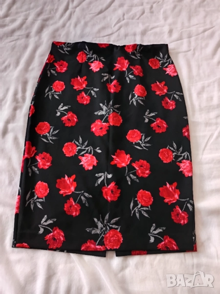 Черна пола на цветя , снимка 1