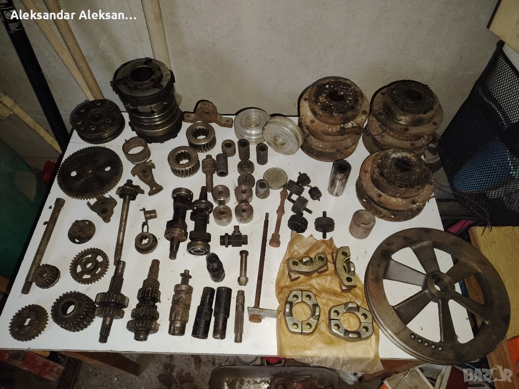 Продавам части за стари камиони и други, снимка 1