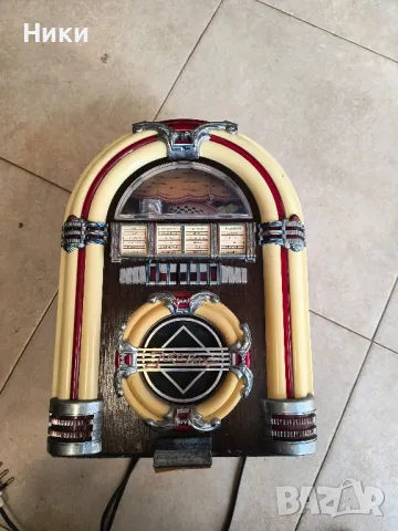 Джубокс работещ в добро състояние , снимка 4 - Антикварни и старинни предмети - 49184229