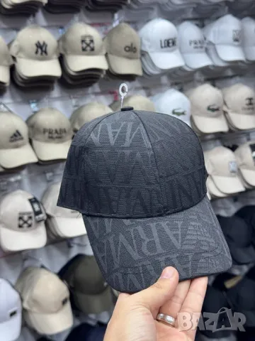 шапки с козирка emporio armani valentino garavani christian dior louis vuitton, снимка 5 - Шапки - 50422367