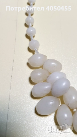 Стара огърлица от лунен камък 