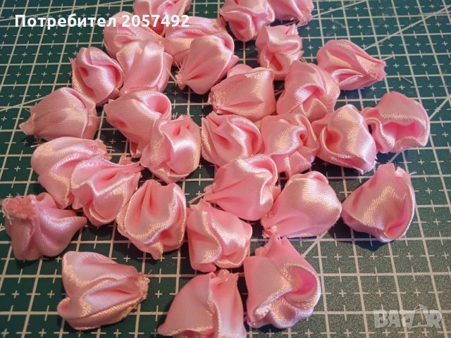 Малки рози от сатен 2 см , снимка 2 - Изкуствени цветя - 33611358