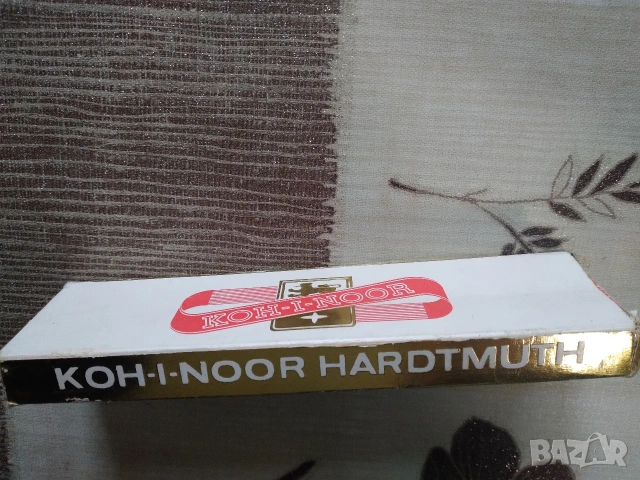 Кутия с 11 молива KOH-I-NOOR HB, снимка 2 - Колекции - 53484637