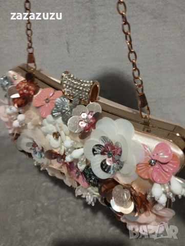 ЕЛЕГАНТНА ДАМСКА ЧАНТИЧКА  - сатен и декоративни цветя 