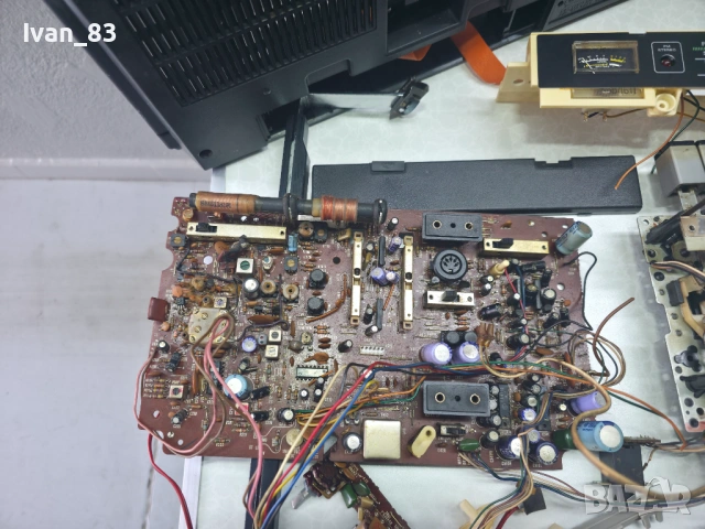 Радиокасетофон Hitachi trk 8010e, снимка 4 - Радиокасетофони, транзистори - 53591112