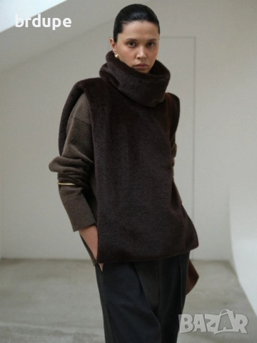 Дамски шал с висока яка от къс и много мек косъм , снимка 3 - Елеци - 52990362