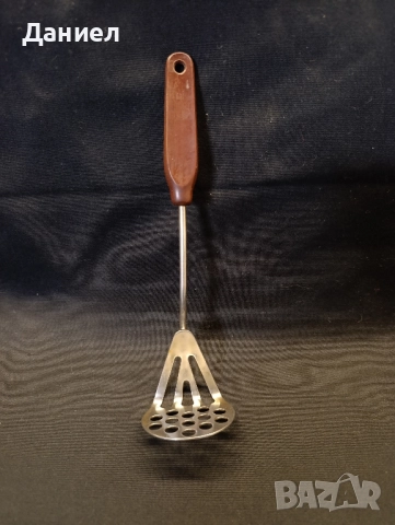 Прибор за мачкане на картофи